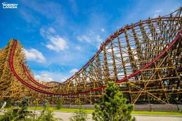 Obóz młodzieżowy, KORBIELÓW 2025 - WAKACYJNY HIT !!! Z wyjazdem do Energylandii, wycieczkami do Wiednia, na Słowację i do aquaparków. Ośrodek z basenem letnim. Kolonia 7-13 lat, obóz 14-18 lat.