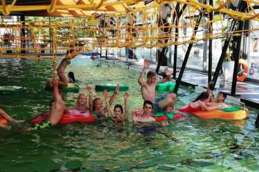 Obóz młodzieżowy, „FABRYKA ATRAKCJI”: Laser Tag, Wojskowy Biwak, Park Linowy, Sport, Integracja, Chill out. Ośrodek z basenem letnim. Kolonia 8-12 lat i obóz 13-16 lat